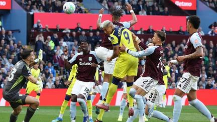 Spurs climb out of drop zone