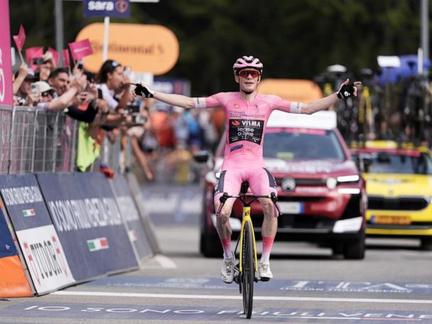 Vingegaard Dominates Giro Stage 16