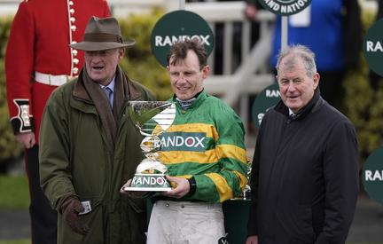 I Am Maximus wins Grand National