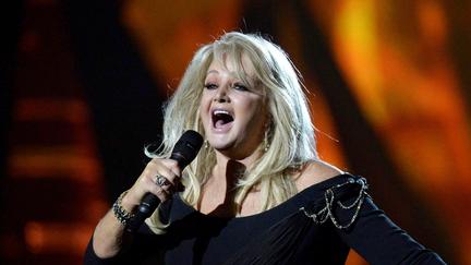 Bonnie Tyler resuscitated after arrest