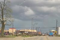 Tornadoes devastate U.S. Midwest