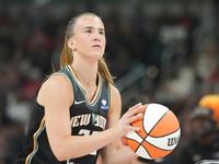 Azzi Fudd powers Wings past Liberty