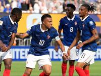 France Thump Sweden to Reach World Cup Last 16