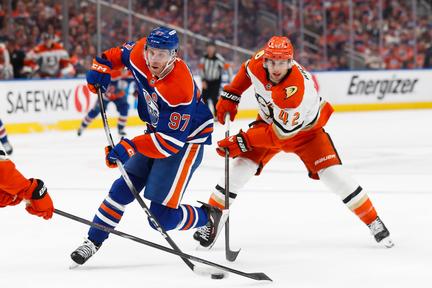 Oilers Win NHL Playoff Opener