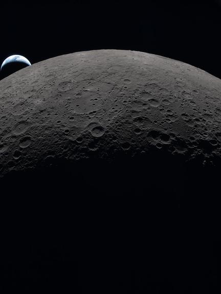 Artemis II lunar flyby images