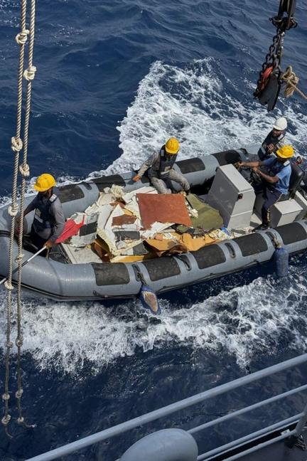 Boeing 737 Wreckage Found Off Pakistan