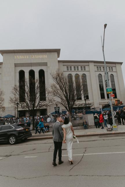 New York couple weds at Yankee Stadium