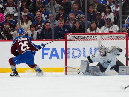Avalanche Beats Kings in Opener