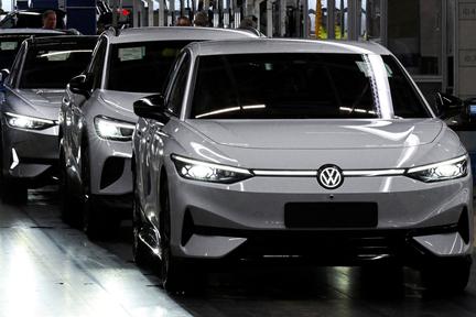Volkswagen Plans 100,000 Job Cuts