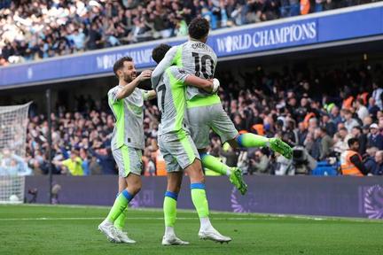 Manchester City maul Chelsea