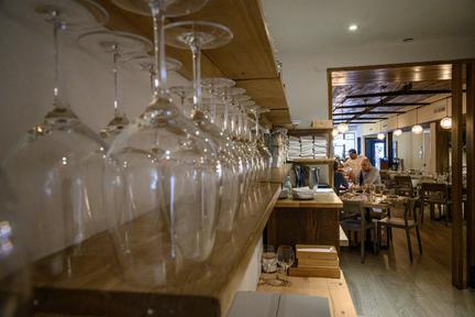 U.S. services sector inflation spikes