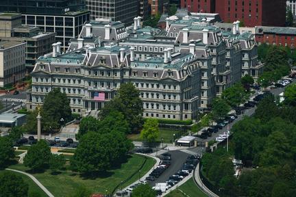 Trump wants Eisenhower building white