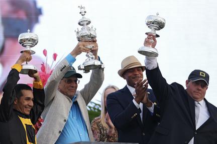 Napoleon Solo wins Preakness Stakes