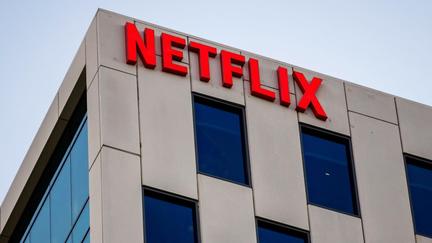 Netflix co-founder Reed Hastings exits