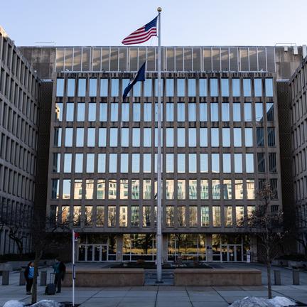 Trump Proposes Federal Worker NDAs