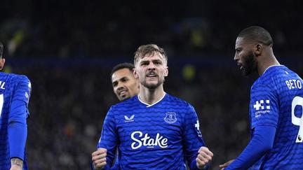 Dewsbury-Hall Rescues Everton at Brentford