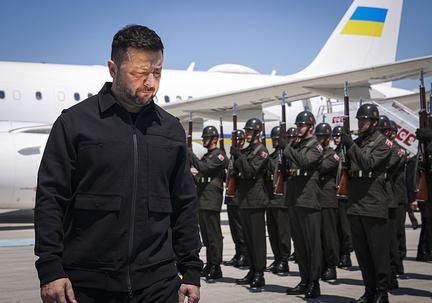Ukraine PM Resigns in Cabinet Overhaul