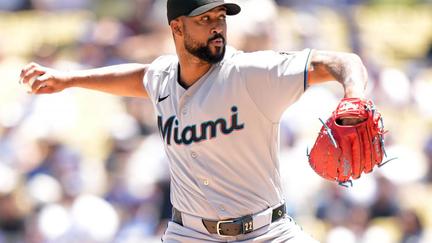 Marlins edge Dodgers 3-2