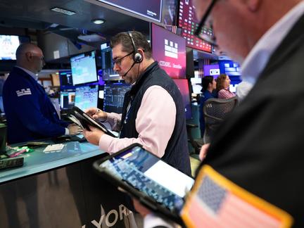 Aussie Dollar Slides on Blockade