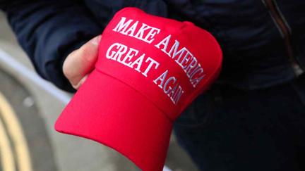 Trump stockpiles $1.2 billion cash