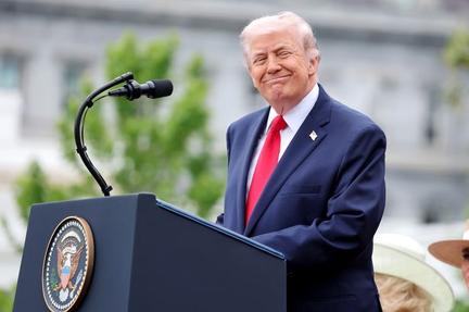 Trump maintains Iran naval blockade