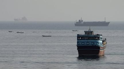 US maintains Iran blockade, Hormuz stays open