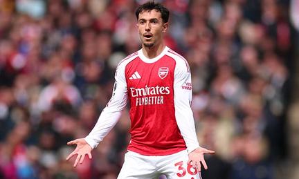 Arsenal Stumbles in Title Race