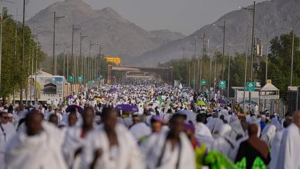 Hajj Pilgrims Reach Mount Arafat