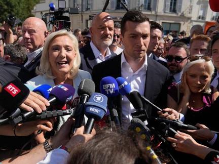 Le Pen Launches 2027 Bid
