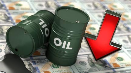 Oil Prices Tumble on Hormuz Reopening Hopes