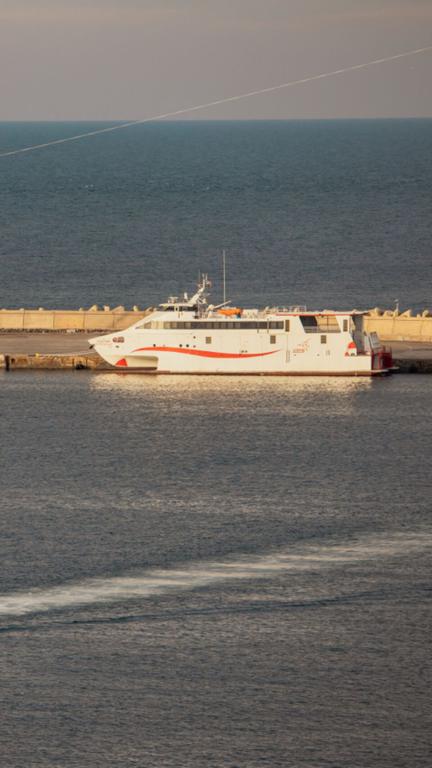 Trump orders naval blockade of Iran