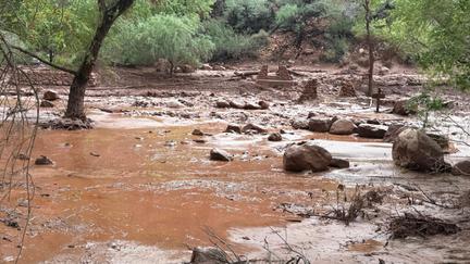 Grand Canyon flash flood leaves 15 missing