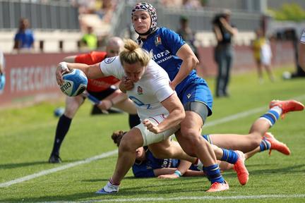 England thrashes Italy in Six Nations