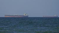 Iran closes Strait of Hormuz