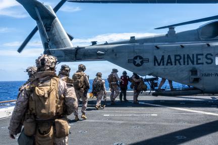 U.S. to board Iran-linked ships