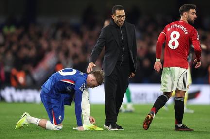 Man Utd edge Chelsea at Stamford Bridge