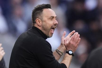 Brighton stun Spurs with late draw