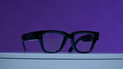Apple's smart glasses designs