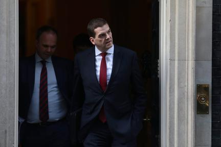 Starmer faces Mandelson vetting scandal