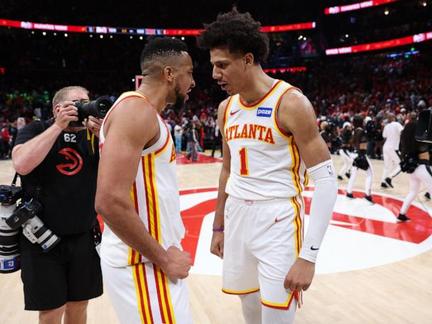 Hawks stun Knicks with Game 3 win