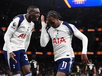 Spurs draw Leeds in survival fight