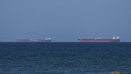 US blockades Iranian ports