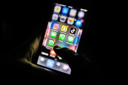 Starmer summons social media bosses