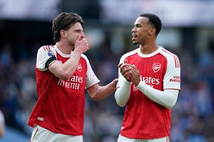 Manchester City defeat Arsenal