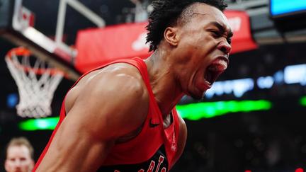 Raptors force Game 7 on buzzer-beater