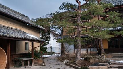 Japan hit by magnitude 5 earthquake