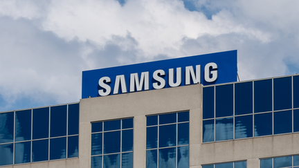Samsung workers rally for pay