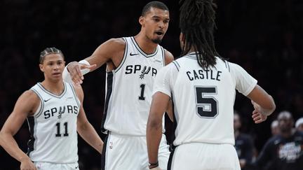 Spurs reach Western Finals