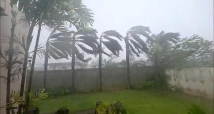 Super Typhoon Sinlaku hits Marianas
