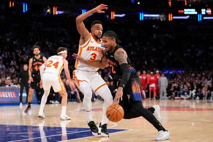 Hawks Stun Knicks in Game 2